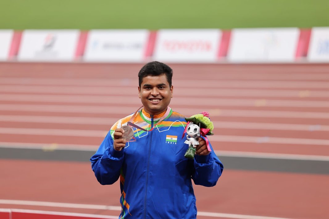 Yogesh Kathuniya Biography (Para-Discus Throw – India): Early Life, Career, Paralympics 2020, Family, Wife, Kids, Awards, Achievements, Records, Social Media 1 Yogesh Kathuniya Biography