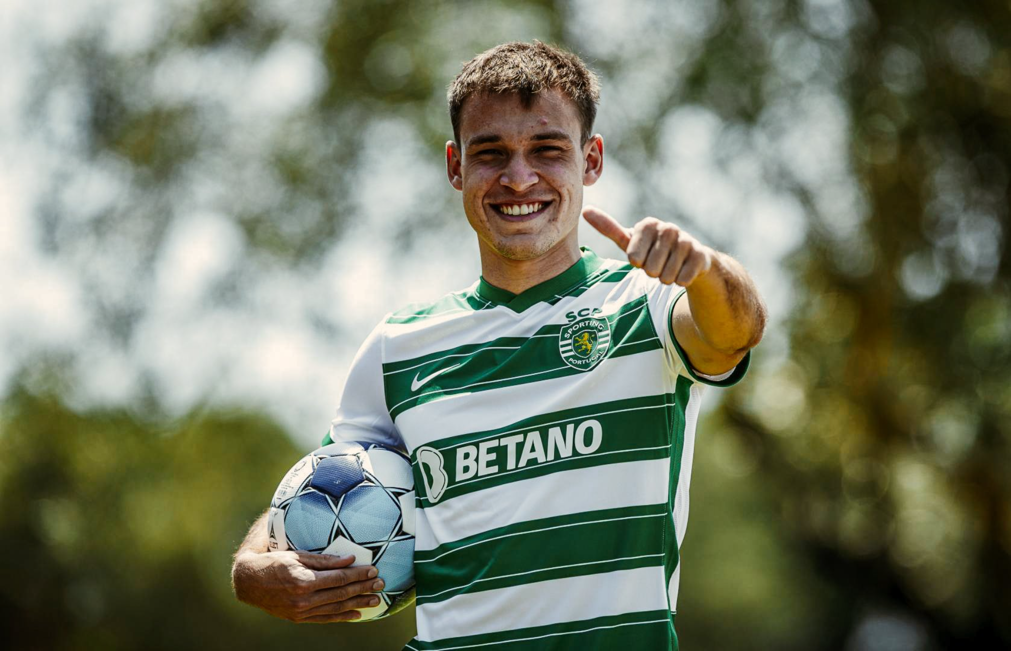 Manuel Ugarte of Sporting CP is a player that Newcastle United would want to add to their roster for the next season